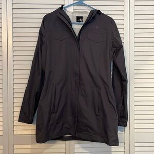 Lightweight rain jacket